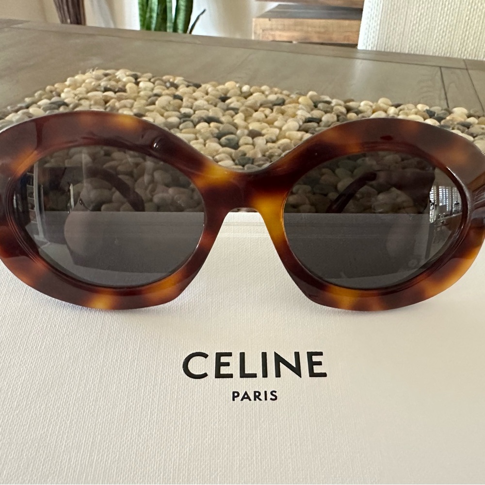 Celine CL40292U TRIOMPHE Tortoise Shell Sunglasses